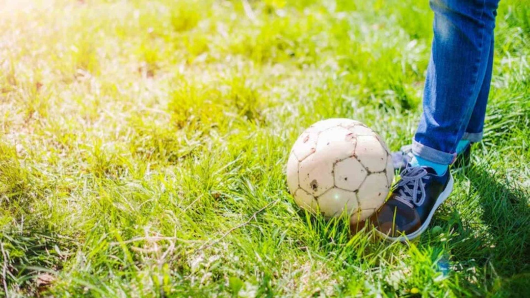 Adolescente de 14 anos &eacute; esfaqueado na costela durante jogo de futebol em Campo Grande