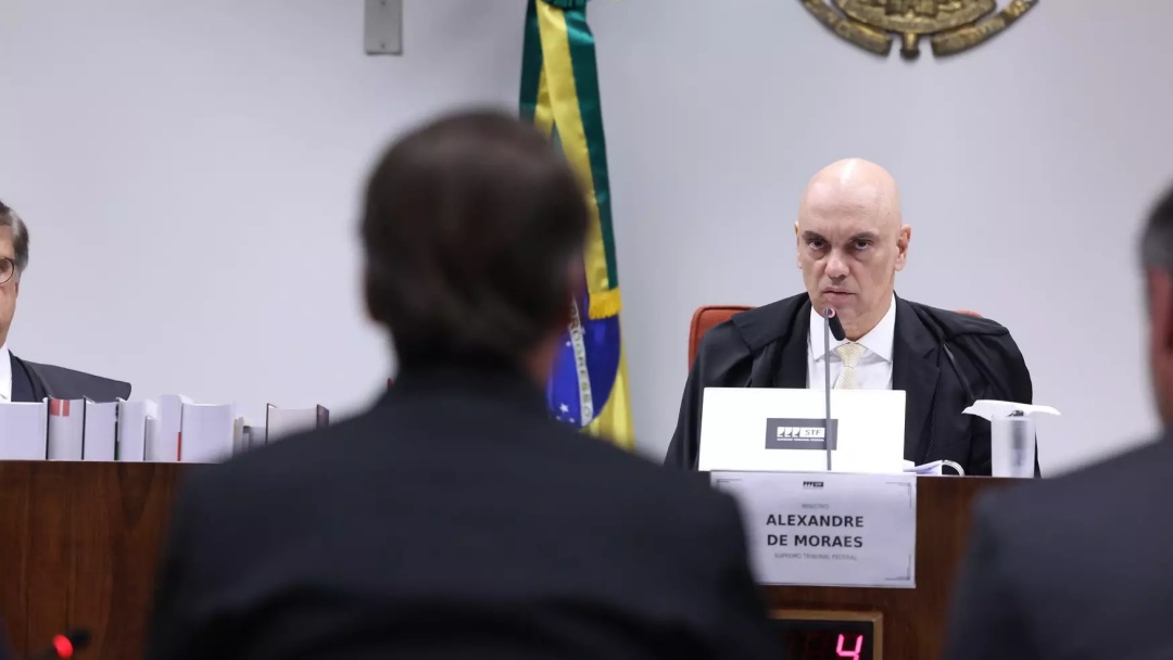 Alexandre de Moraes vota para condenar Bolsonaro e 7 corr&eacute;us por tentativa de golpe