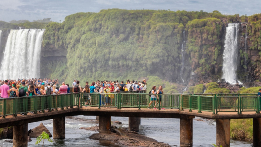 Parque Nacional do Igua&ccedil;u registra maior p&uacute;blico da hist&oacute;ria em agosto