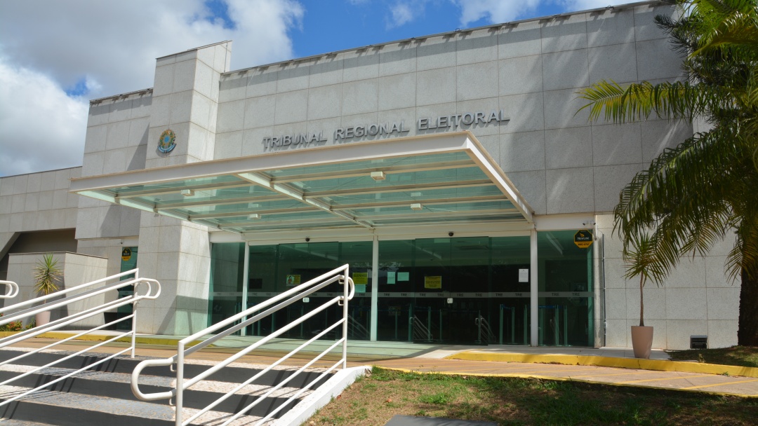 TRE decide dia 16 se mant&eacute;m ou suspende cassa&ccedil;&atilde;o do prefeito e vice de Nova Andradina