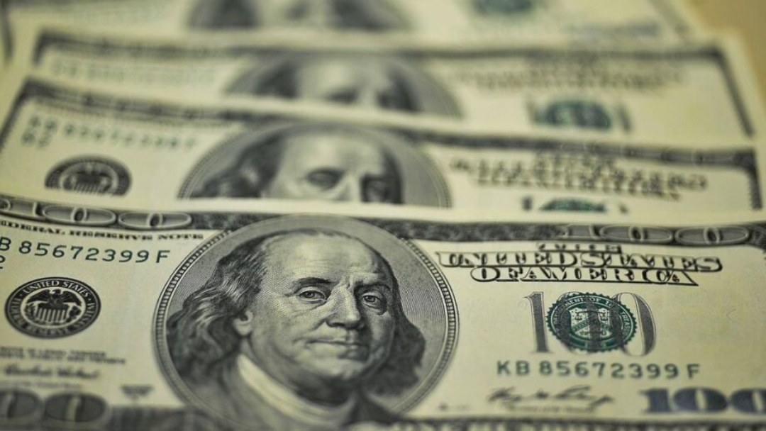D&oacute;lar cai e fecha abaixo de R$ 5,40 com indicadores dos EUA  
