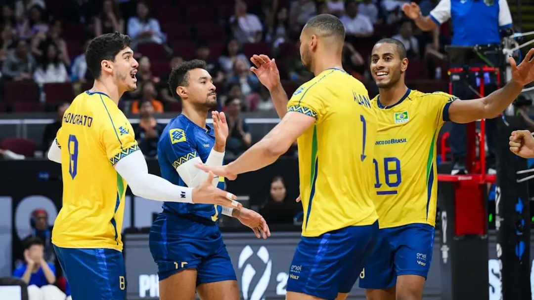 Brasil vence China na estreia do Mundial de v&ocirc;lei