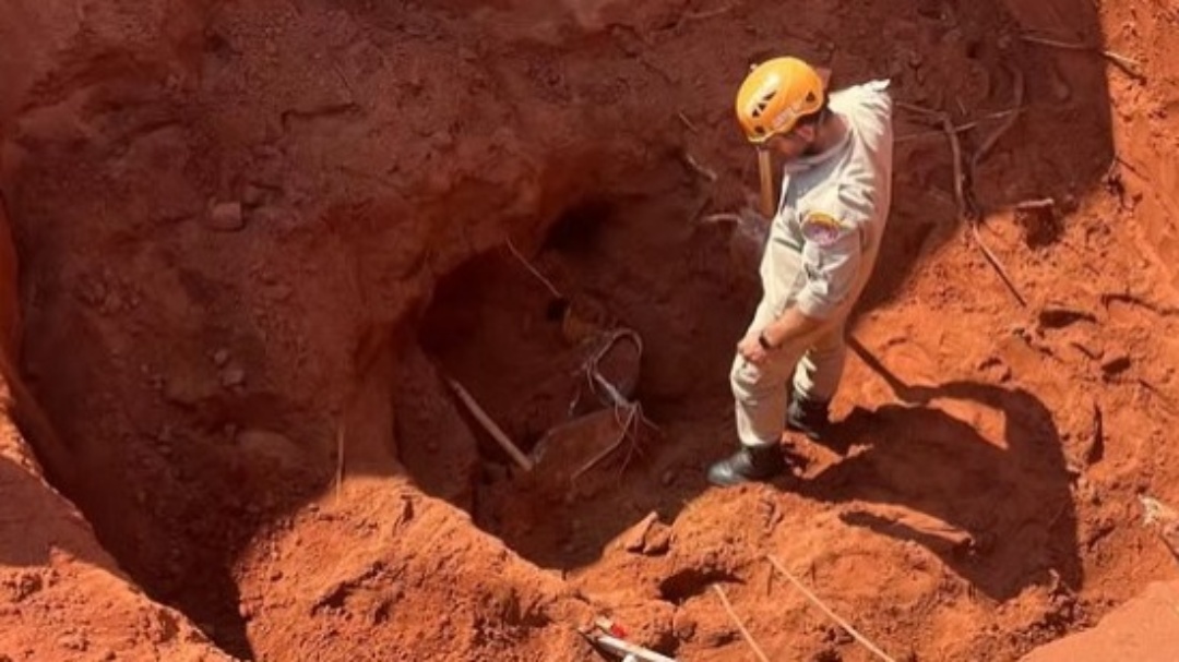 Trabalhador sobrevive ao ser soterrado durante escava&ccedil;&atilde;o em Ribas do Rio Pardo   