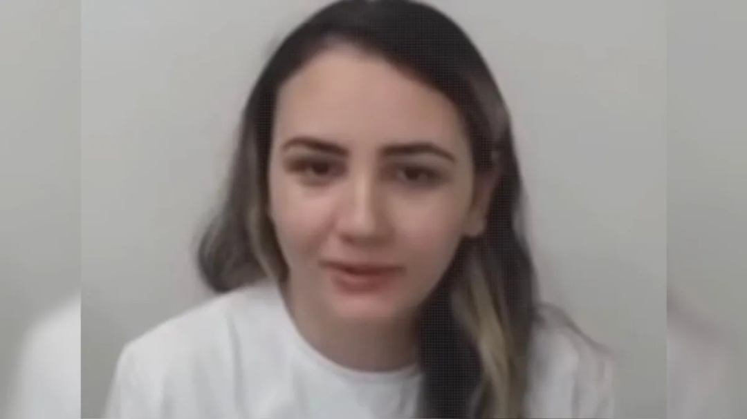 Moraes determina que mulher que escreveu em est&aacute;tua cumpra pena em casa