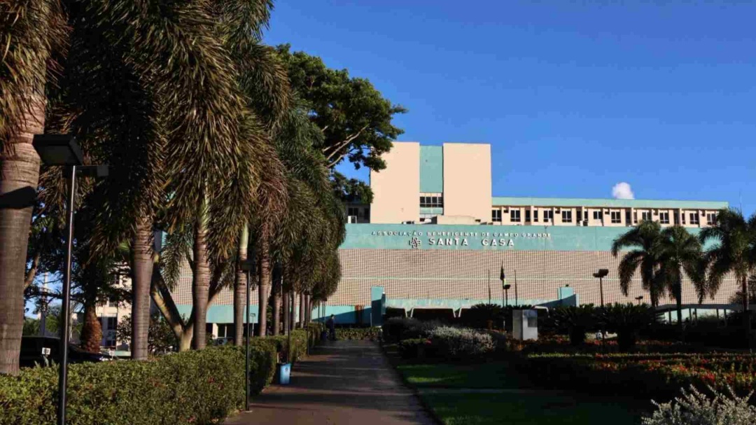 Ferido com tiro de espingarda est&aacute; em coma na Santa Casa de Campo Grande