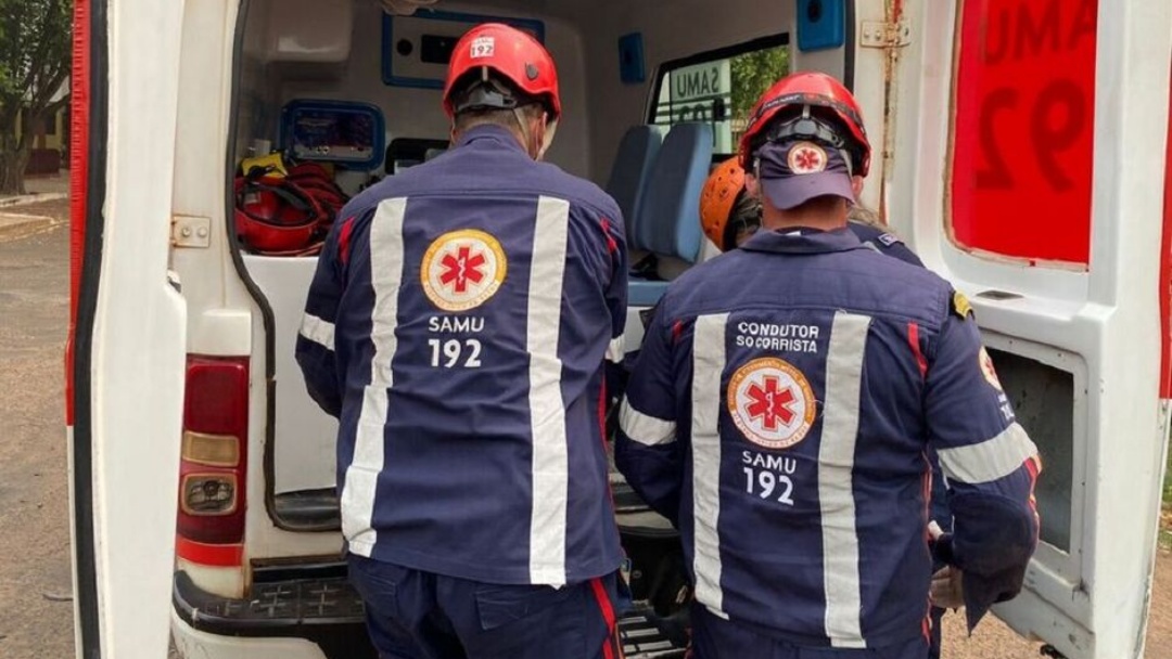 Crian&ccedil;a pula de &ocirc;nibus em movimento e sofre convuls&atilde;o em Aquidauana   