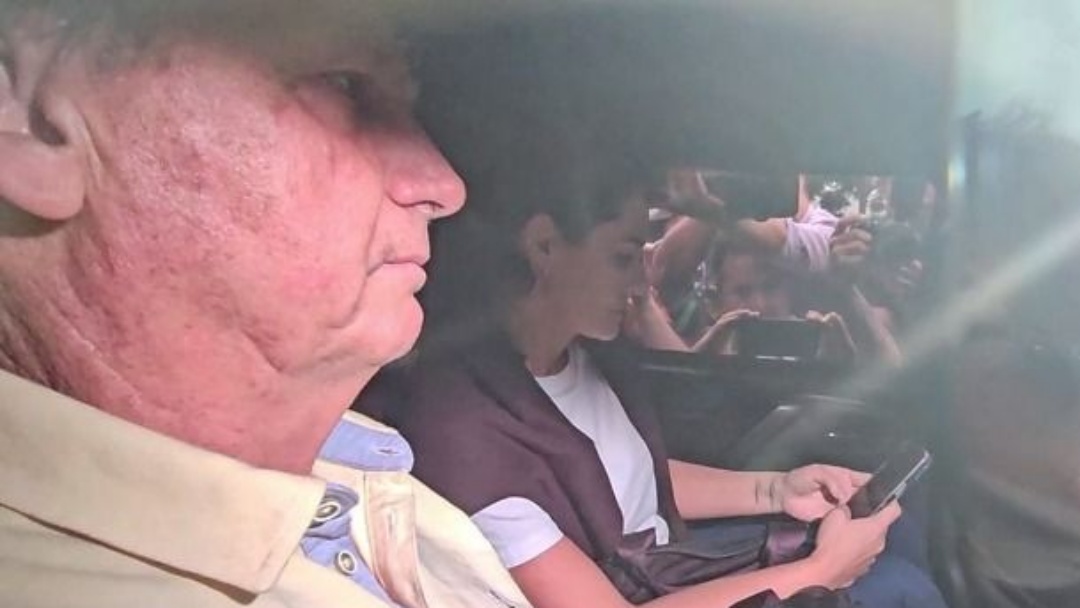 M&eacute;dico confirma c&acirc;ncer de pele em les&otilde;es retiradas de Bolsonaro