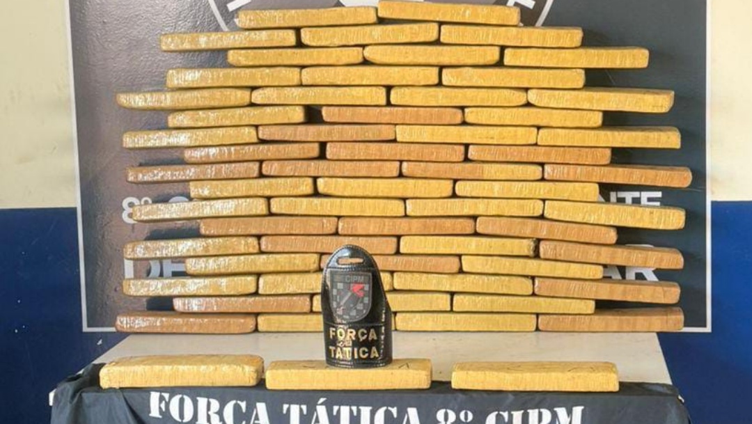PM apreende 57 kg de maconha ap&oacute;s persegui&ccedil;&atilde;o na MS-162
