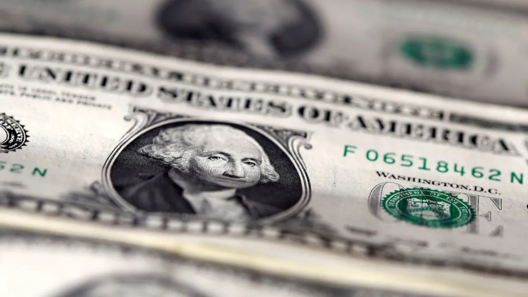 D&oacute;lar sobe na abertura com conversa entre Trump e Xi Jinping no radar