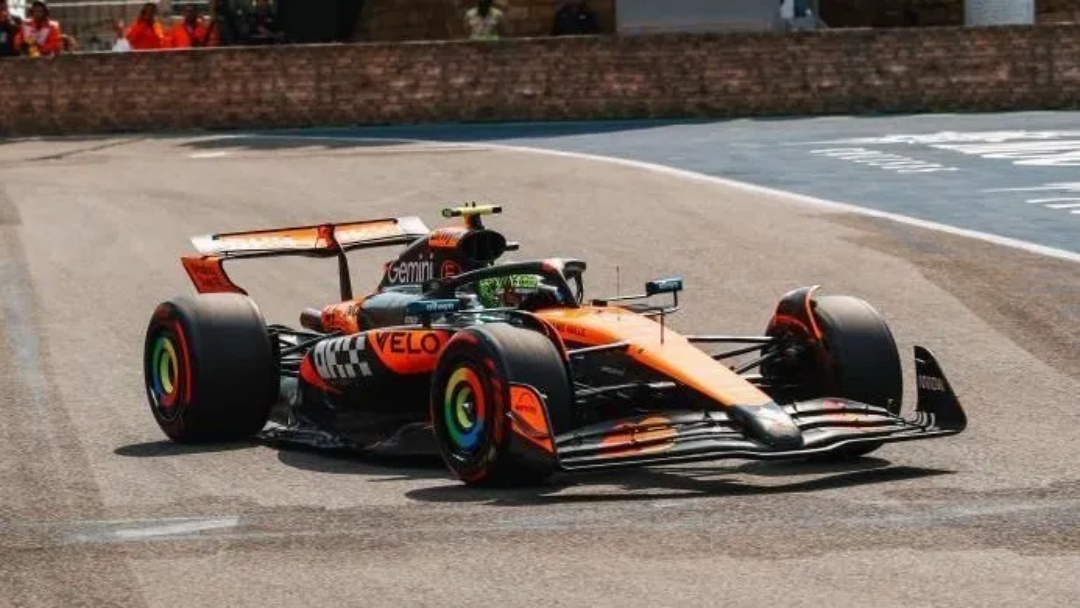 McLaren domina TL1 no Azerbaij&atilde;o com Norris &agrave; frente e Piastri em segundo