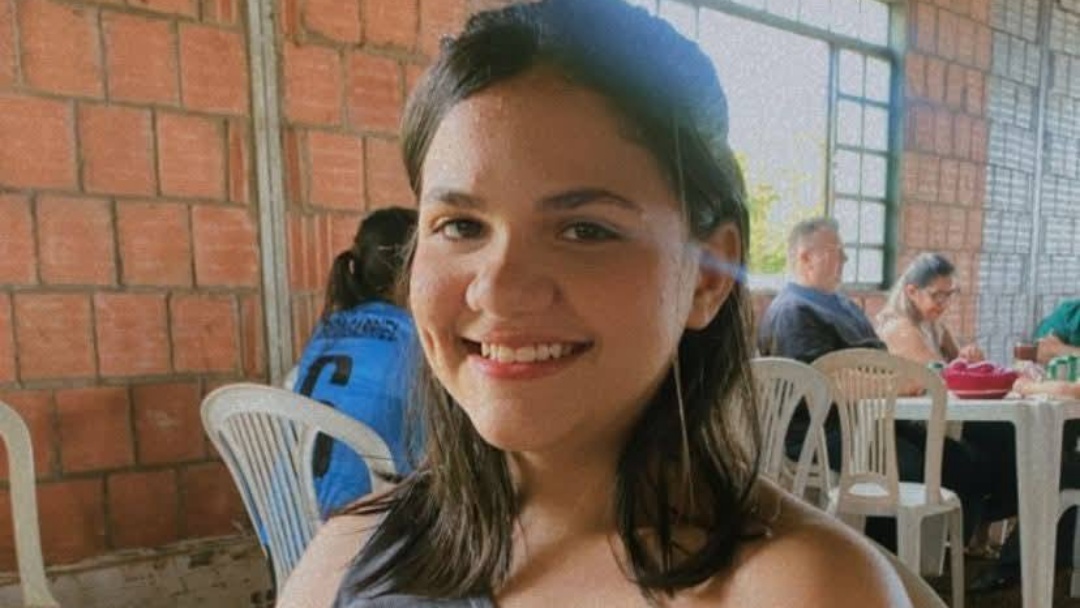 M&atilde;e procura adolescente de 12 anos que est&aacute; desaparecida