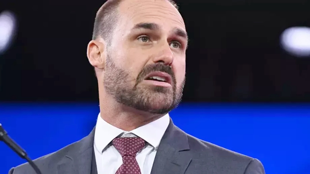 Motta barra Eduardo Bolsonaro como o l&iacute;der da Minoria e abre espa&ccedil;o para a cassa&ccedil;&atilde;o   