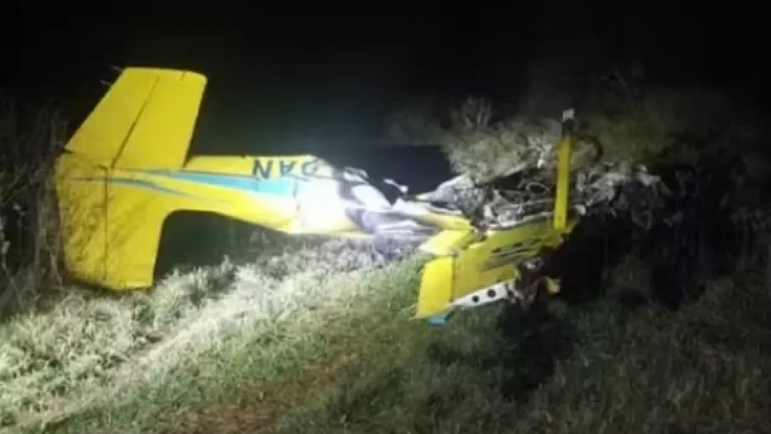 Avi&atilde;o cai, explode e 4 morrem na fazenda Barra Mansa  