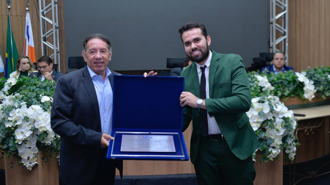 Gerson &eacute; homenageado com t&iacute;tulo de Cidad&atilde;o Aparecidense pela C&acirc;mara Municipal
