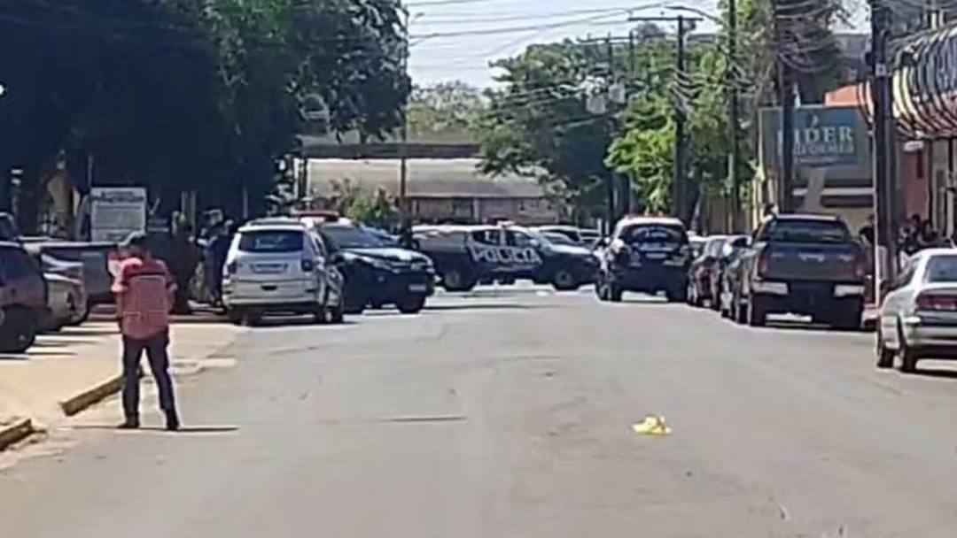 Tr&ecirc;s homens s&atilde;o executados em plena luz do dia na fronteira 