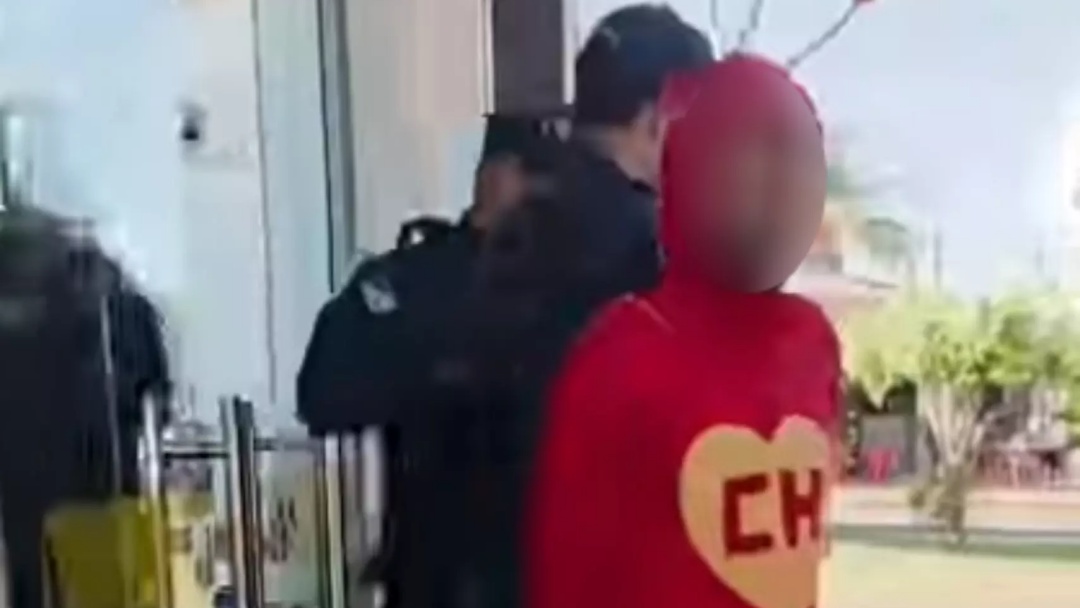 Pol&iacute;cia cumpre mandado de pris&atilde;o contra &lsquo;Chapolin&rsquo; por estupro