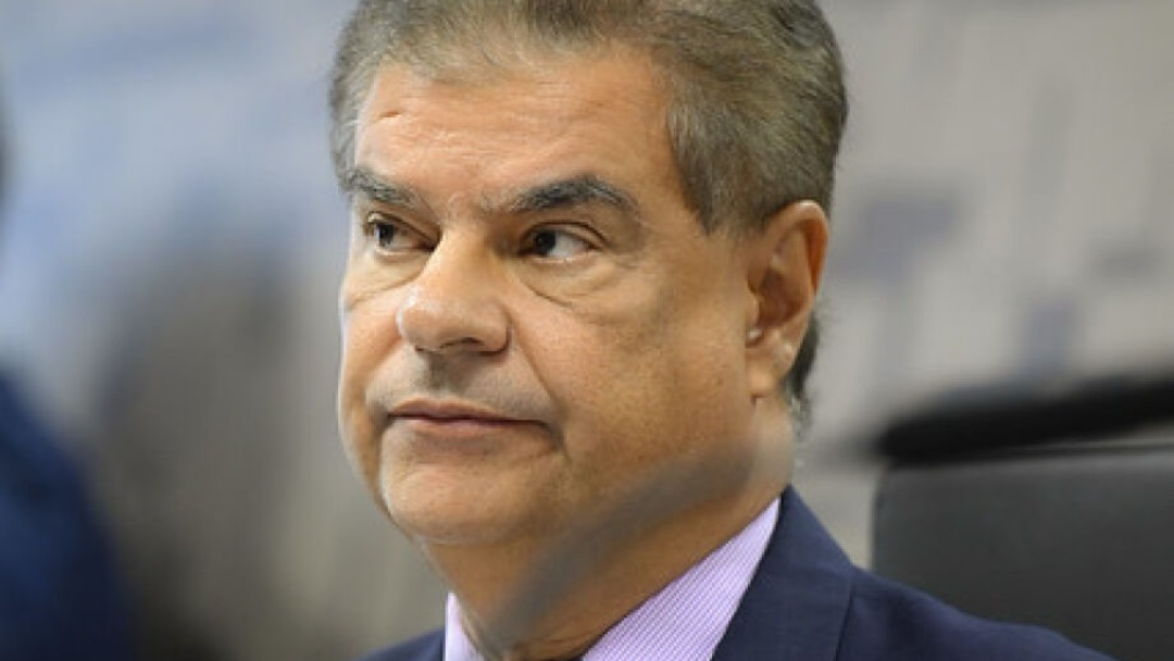 Nelsinho pode perder apoio de aliados com os irm&atilde;os na esquerda   