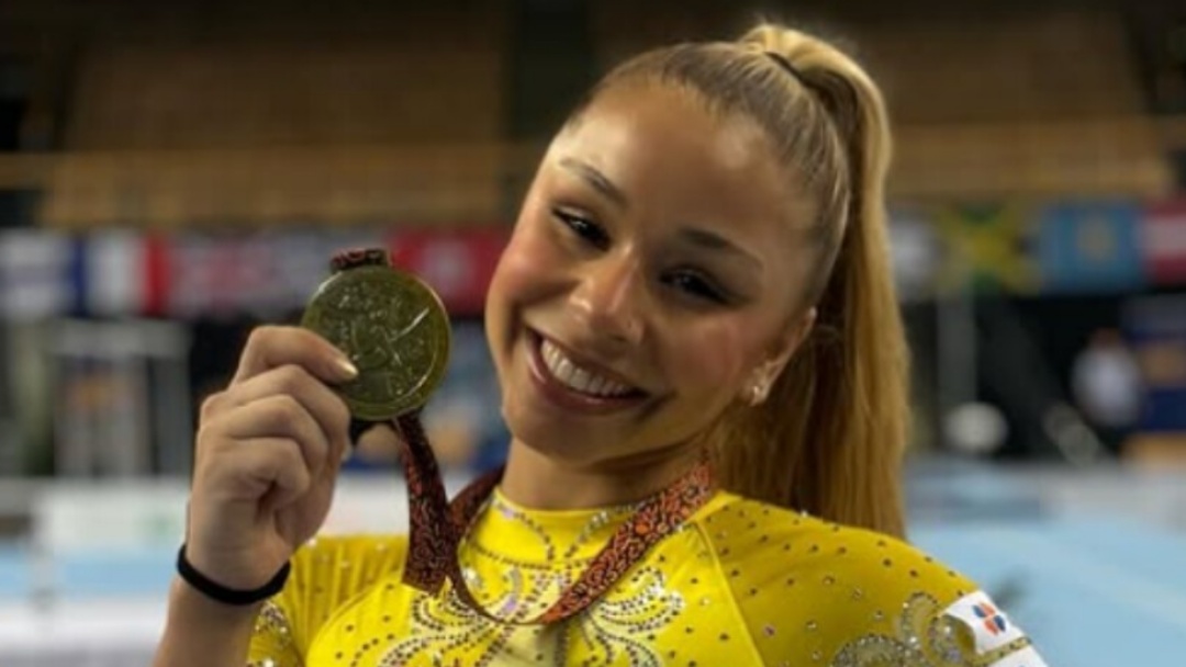 Flávia é a campeã na trave em etapa húngara da Challenge Cup de ginástica artística