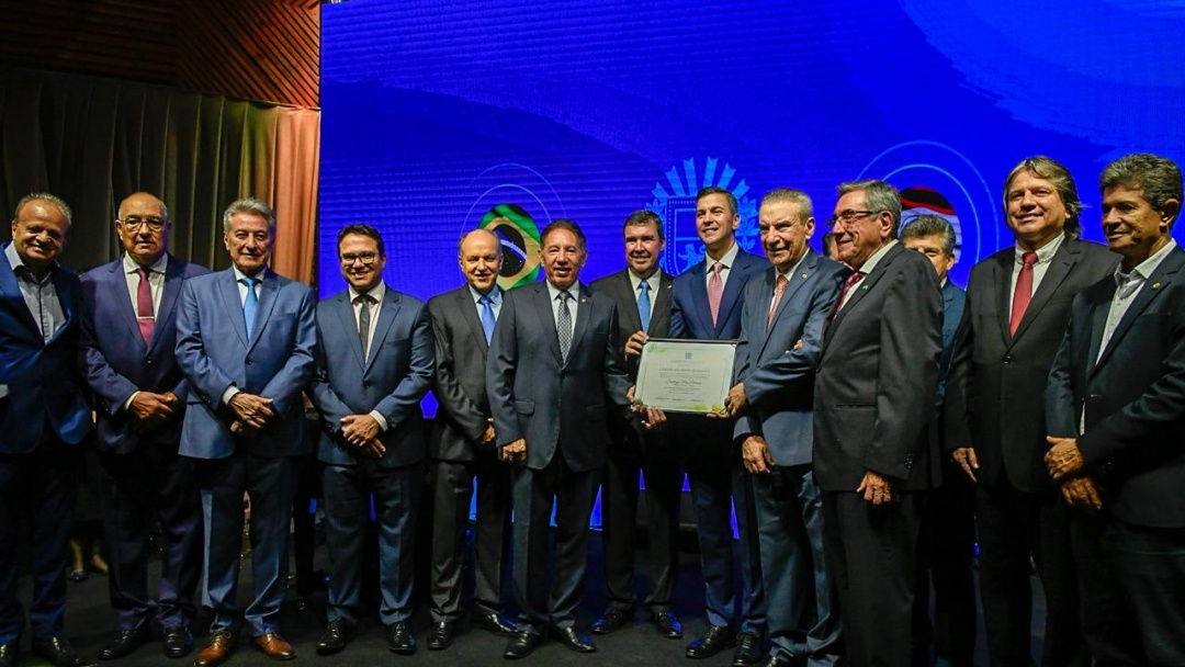 Gerson Claro concede T&iacute;tulo de Cidad&atilde;o Sul-Mato-Grossense ao presidente do Paraguai