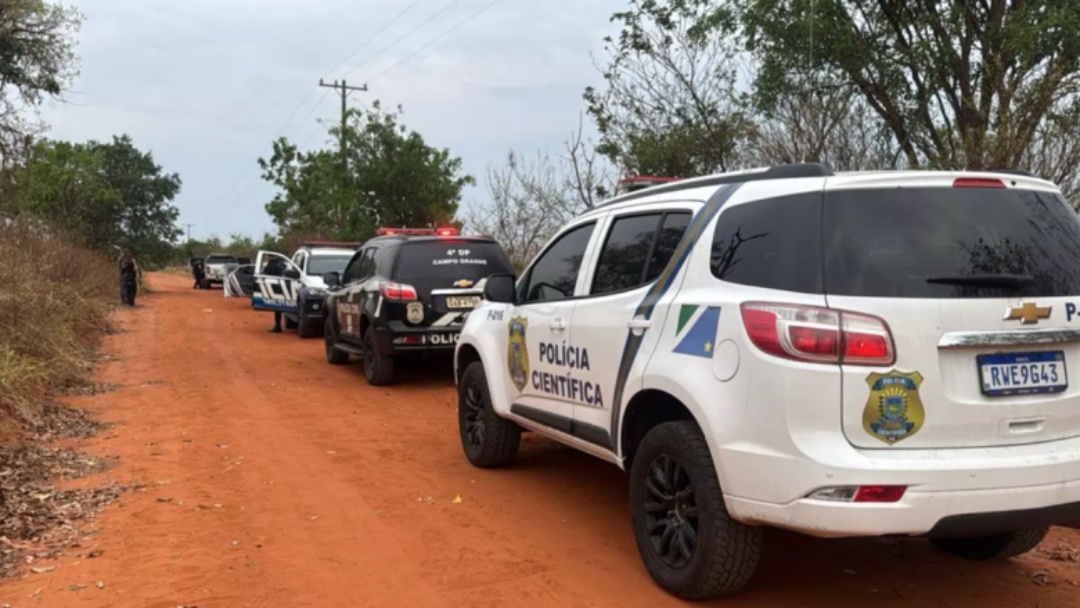 Empres&aacute;rio de 42 anos &eacute; encontrado morto no interior de ve&iacute;culo