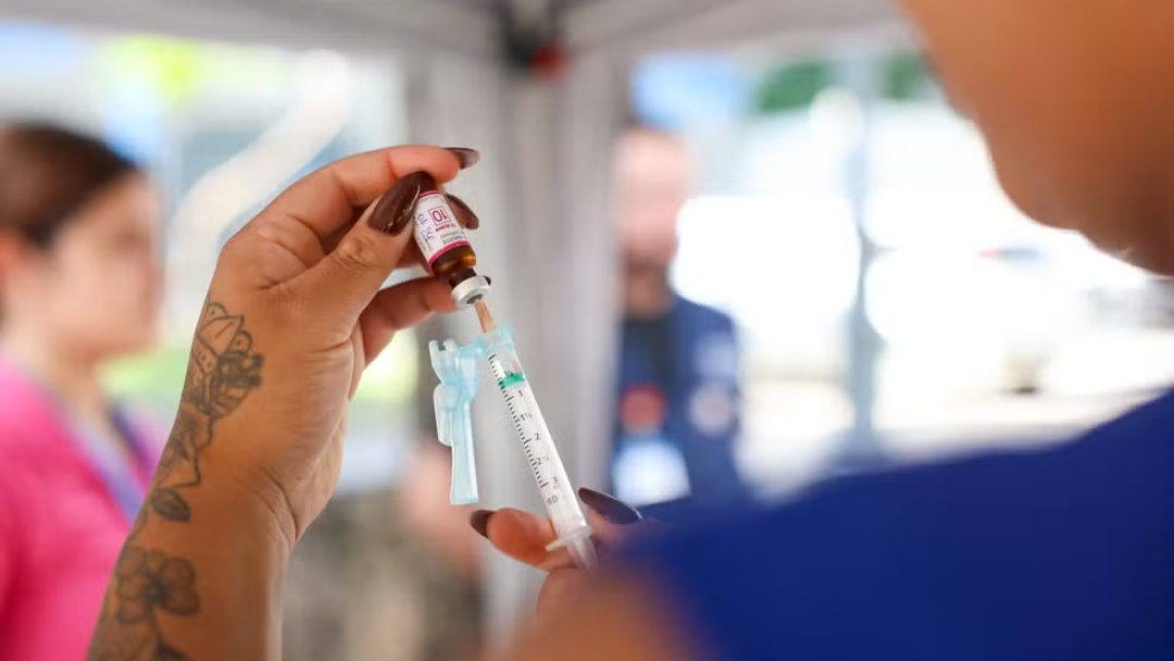 Campanha atualiza vacinas de crian&ccedil;as e adolescentes em outubro