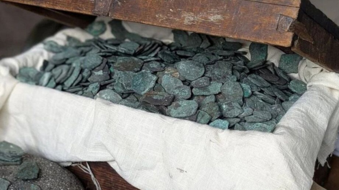 Mergulhadores encontram US$ 1 milh&atilde;o em moedas em barco naufragado no s&eacute;culo 18   