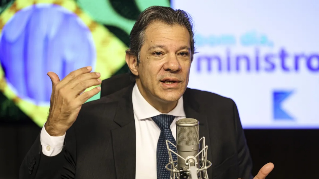 Haddad v&ecirc; Brasil com saldo positivo independente de negociador dos EUA
