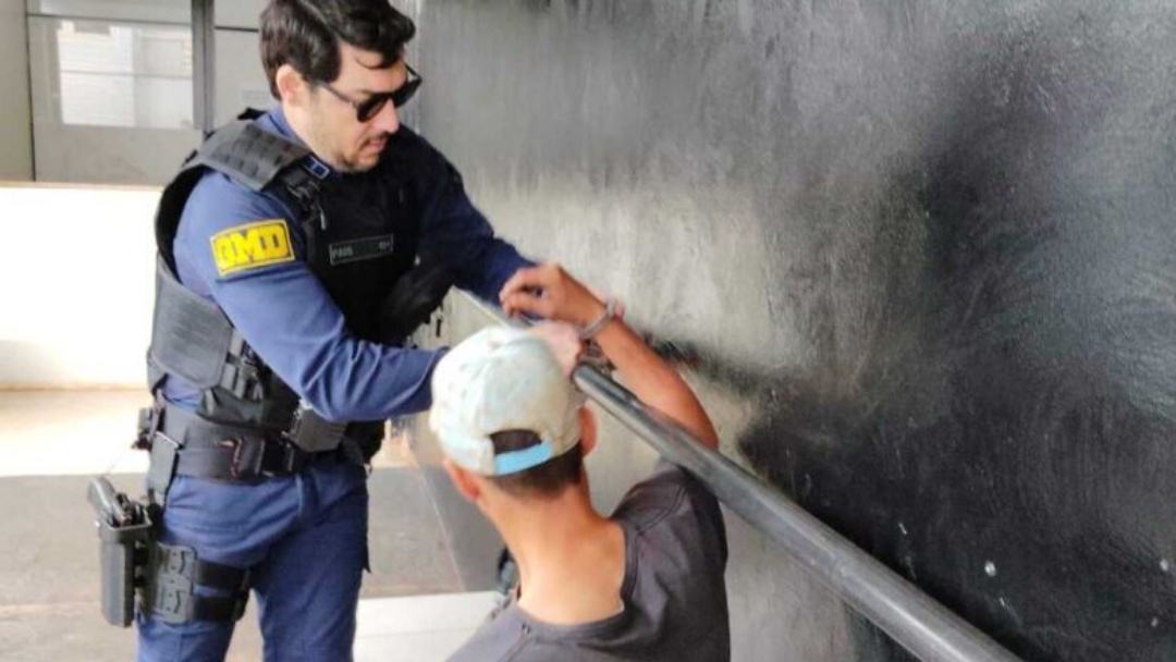 Homem &eacute; preso ap&oacute;s furtar fios de Ceim em Dourados