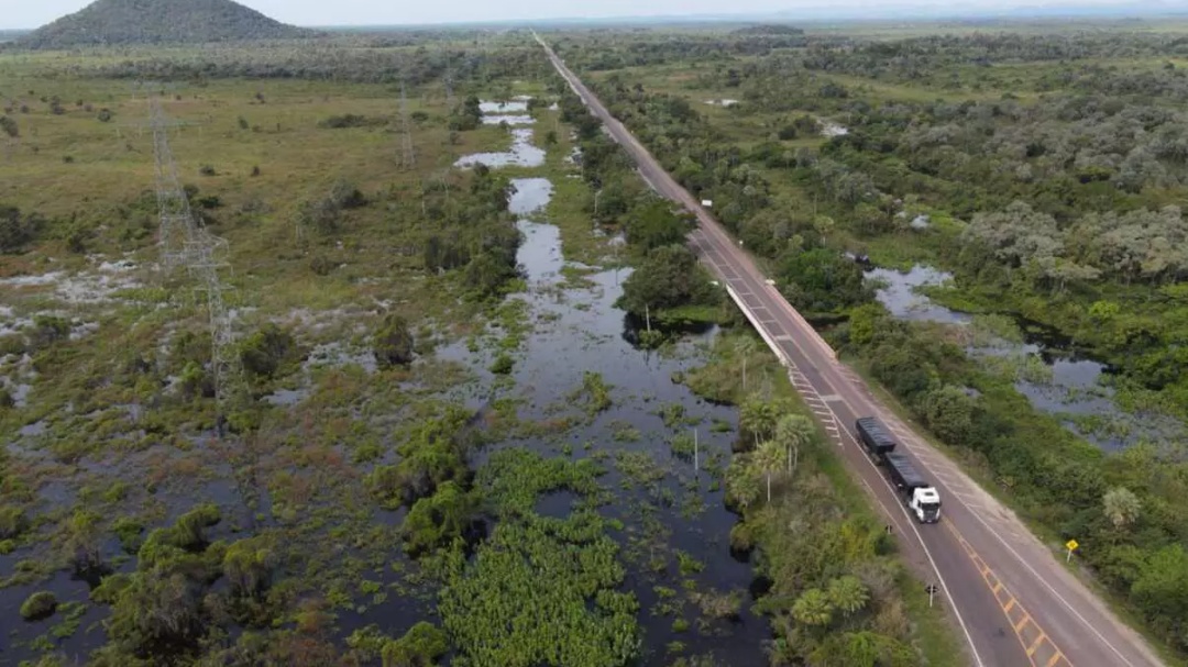 Pe&atilde;o &eacute; ferido a tiros por grupo de cavaleiros em fazenda no Pantanal