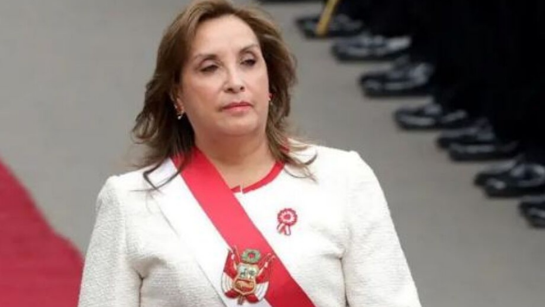 Congresso peruano destitui a presidente em meio a onda de criminalidade   