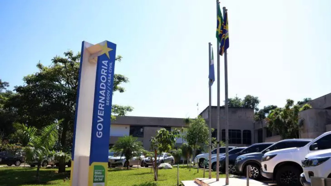 Governo projeta or&ccedil;amento com baixo crescimento da receita e corte nas despesas com pessoal em 2026