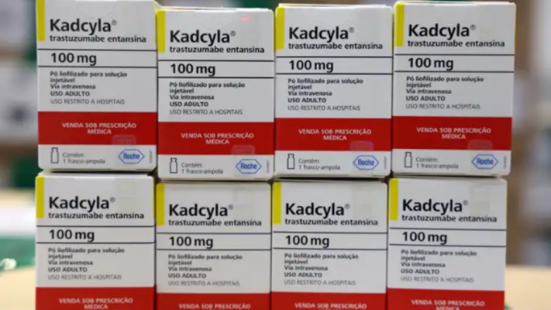 Minist&eacute;rio da Sa&uacute;de recebe 1&ordm; lote de medicamento in&eacute;dito para o tratamento do c&acirc;ncer de mama   