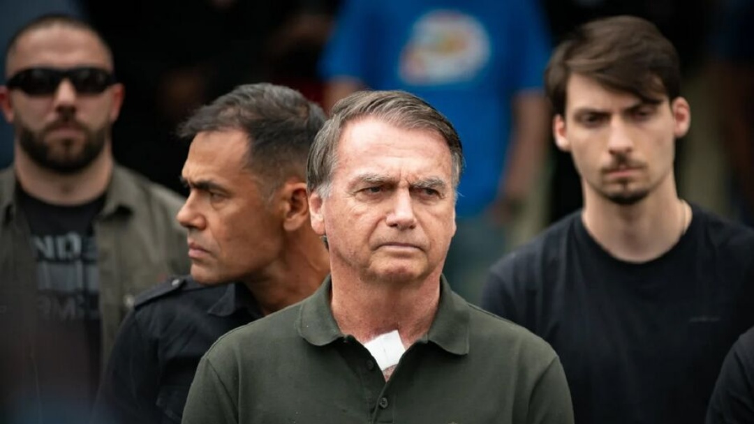 Moraes autoriza visita de m&eacute;dica a Bolsonaro ap&oacute;s nova crise de solu&ccedil;o 