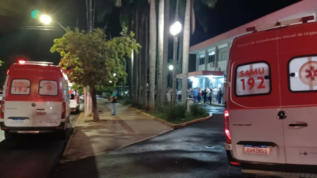 Motociclista atropelado por carro que invadiu preferencial morre em hospital de Dourados