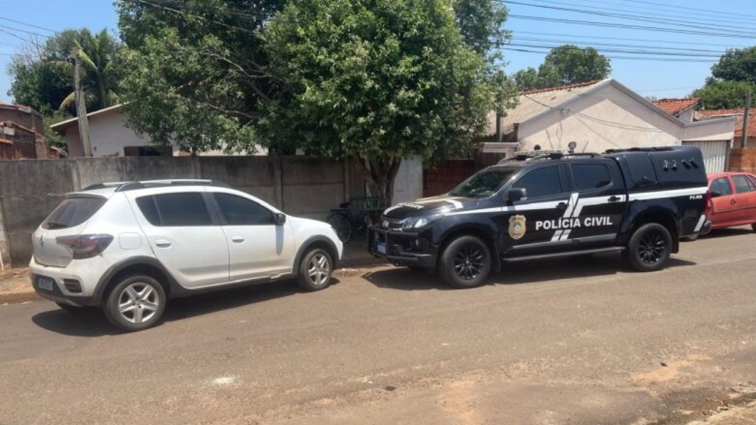 Dupla monitorada pela pol&iacute;cia &eacute; presa por envolvimento com o tr&aacute;fico
