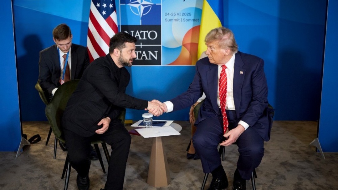 R&uacute;ssia intensifica ataques contra a Ucr&acirc;nia na v&eacute;spera de encontro entre Zelensky e Trump