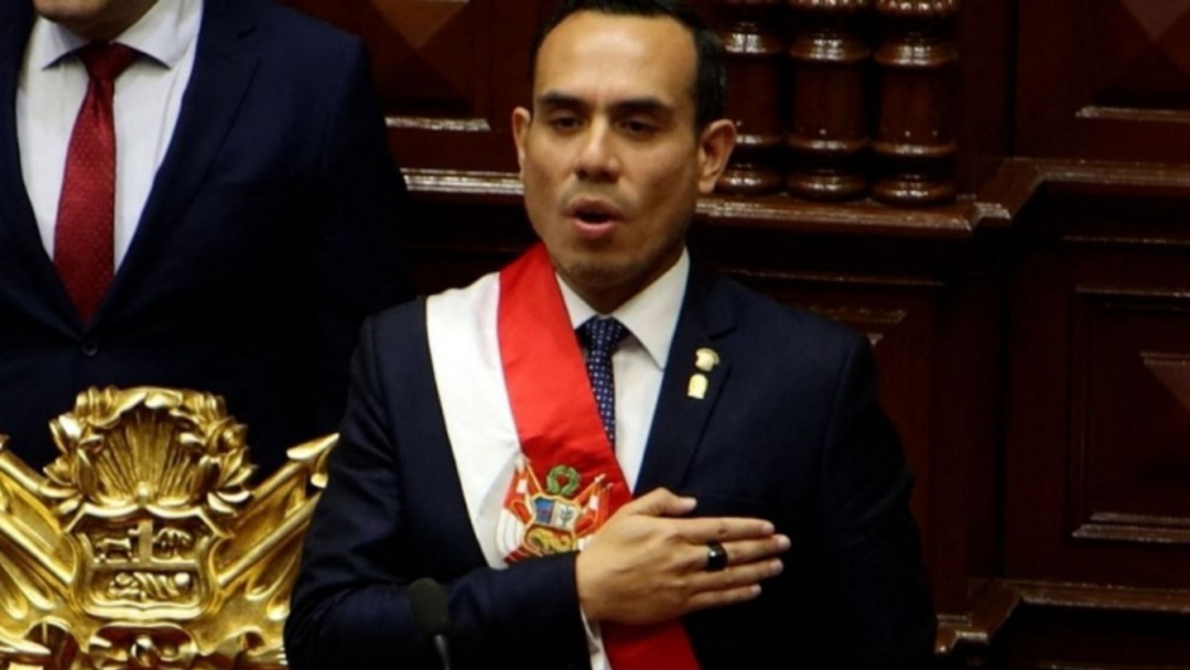 Presidente do Peru recusa a ren&uacute;ncia ap&oacute;s protestos deixarem pelo menos 1 morto e 100 feridos