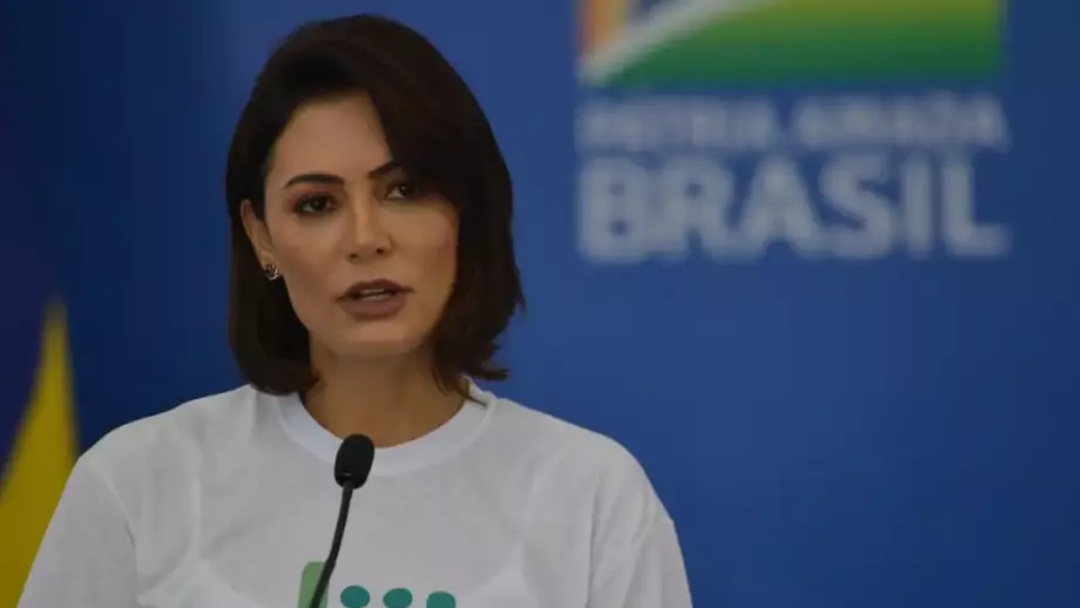 Michelle critica cobran&ccedil;a por sucessor de Jair e responsabiliza governo pelo tarifa&ccedil;o
