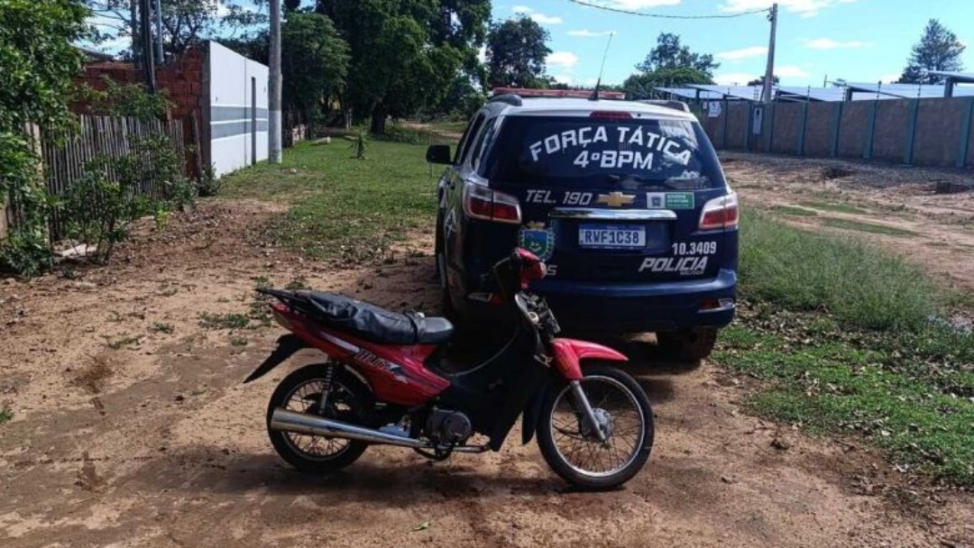 Pol&iacute;cia recupera motocicleta furtada e prende autor em flagrante 