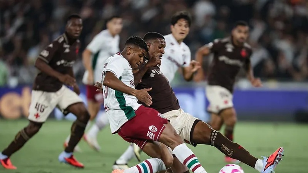 Vasco vence o cl&aacute;ssico, Vit&oacute;ria surpreende o Santos e Juventude volta a ganhar ap&oacute;s jejum