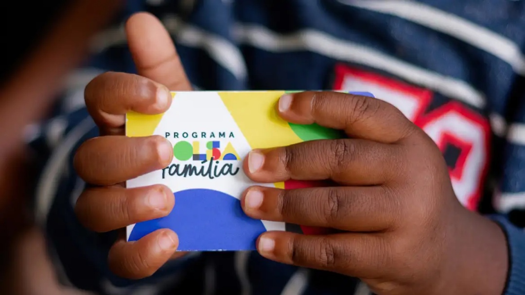 A Caixa paga Bolsa Fam&iacute;lia a benefici&aacute;rios com NIS de final 3