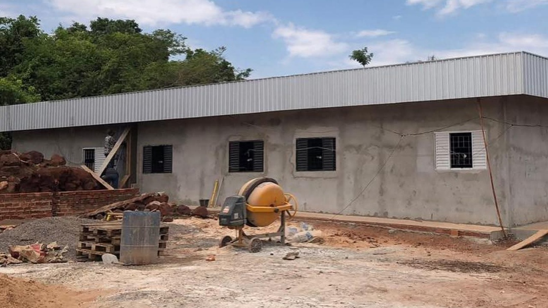 Vereadores vistoriam obras da escola da aldeia Nova Terer&eacute;