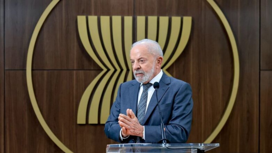 Lula quer discutir com Trump puni&ccedil;&atilde;o dada a ministros do STF