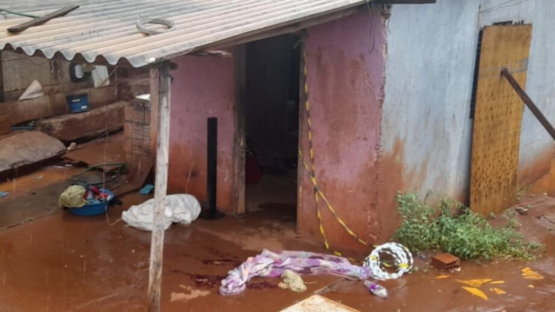 Casal &eacute; praticamente degolado em duplo homic&iacute;dio 