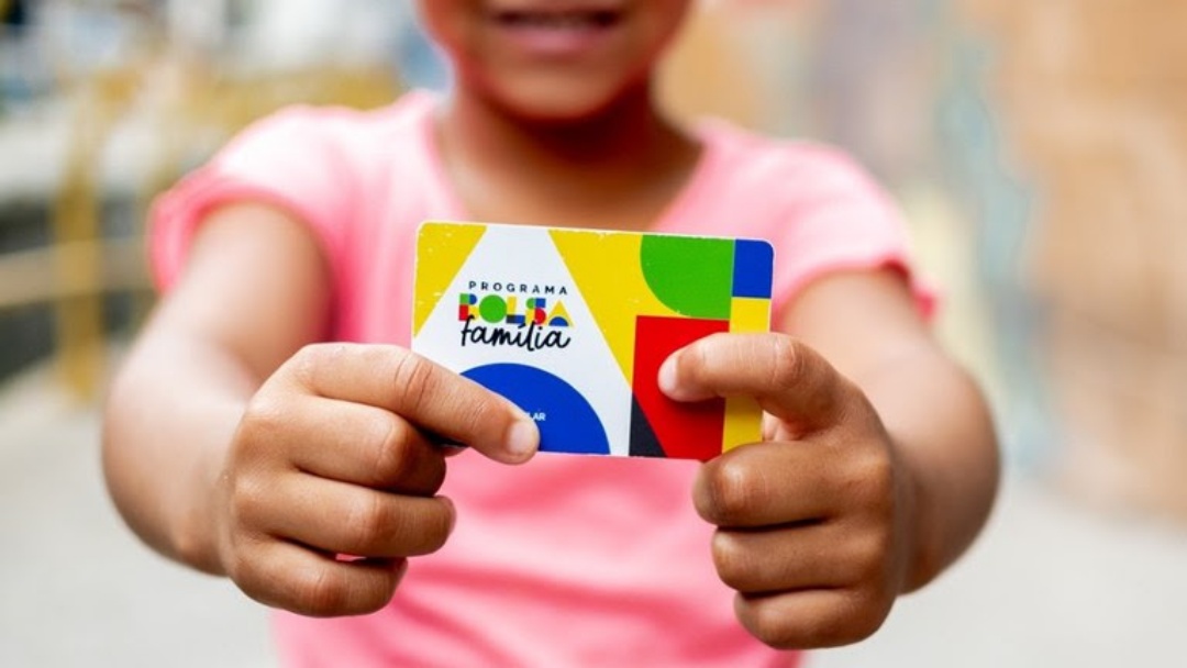 Tem NIS final 6? Parcela de outubro do Bolsa Fam&iacute;lia cai na conta nesta segunda-feira