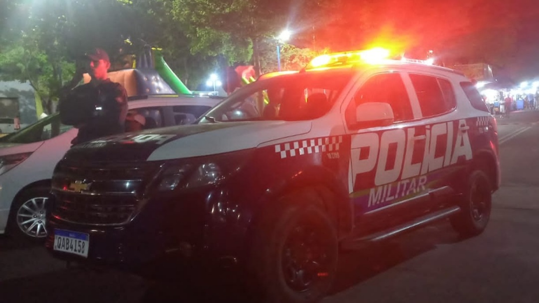 Em Corumb&aacute;, jovem abandona filhos de 3 e 7 anos em casa para beber e alega estar &lsquo;possu&iacute;da&rsquo;