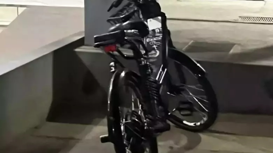 Crian&ccedil;a de tr&ecirc;s anos morre ao ser atropelada por bicicleta el&eacute;trica guiada por adolescente