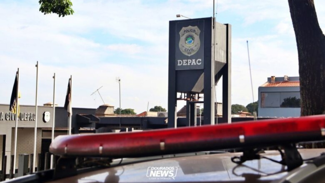 Homem &eacute; preso ap&oacute;s furtar mangueira de escola