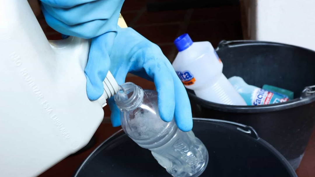 Beb&ecirc; de 1 ano &eacute; socorrida ap&oacute;s tomar &aacute;gua sanit&aacute;ria