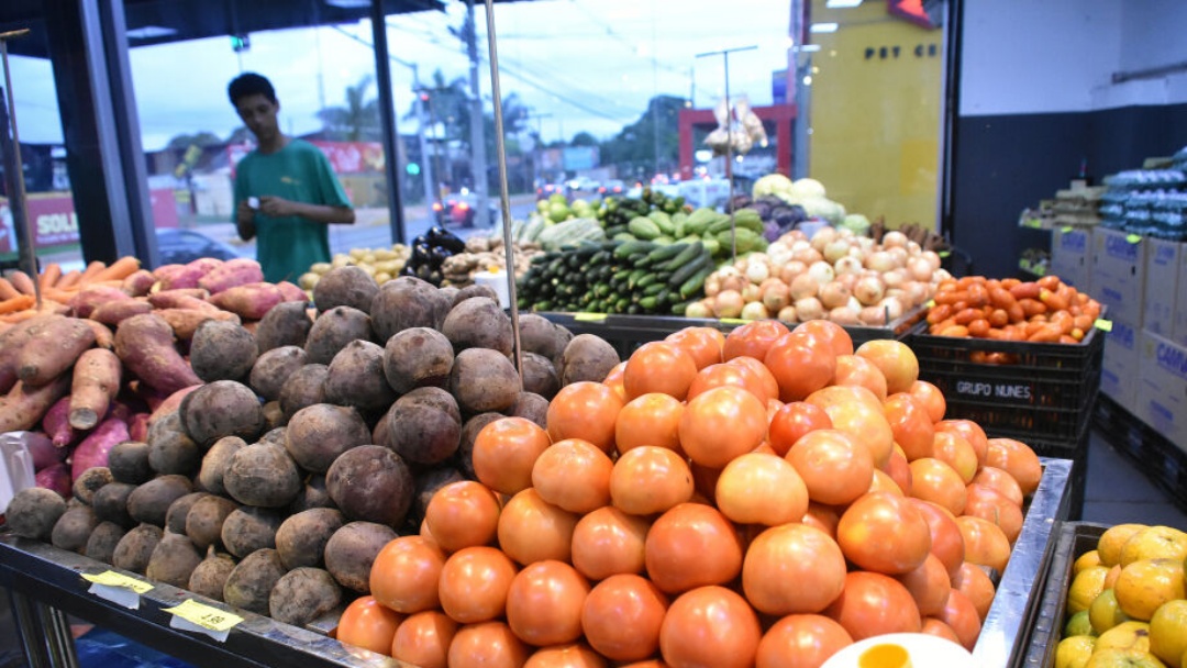 Pre&ccedil;os dos alimentos devem ficar mais caros at&eacute; o fim do ano   